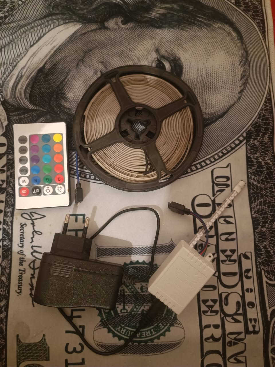 سلام عليكم شباب عندي هاي الغراض بعت الpc بقن عندي رايدهن كلهم شلعه ب 35 الف ماكني بصرة ماعندي توصيل وهاذ رقمي *********** القطع كلهن يشتغلن فقط المايك ماعرف بي لان ماعندي كيبل مالته واي ستفسار تفضل خاص
