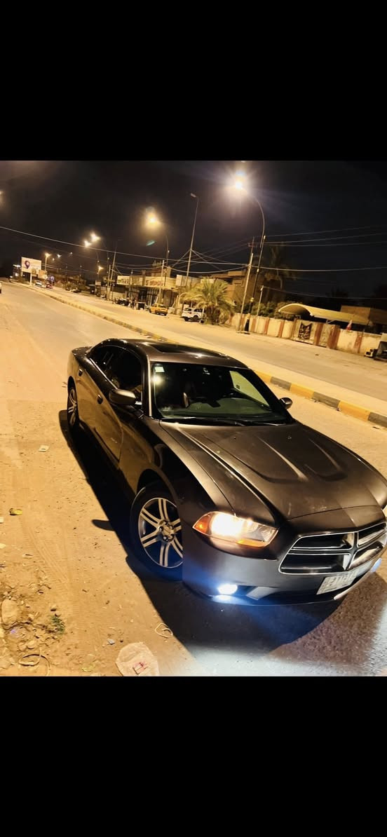 سلام عليكم  جارجر 14 كندي  فول مواصفات بيه باب الصدر صبغ والباب الوراه بيه شخط ب١٦٠ وبيه مجال  ***********
