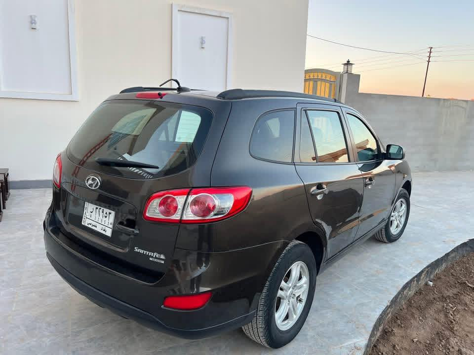 سنتافي 2011
5 راكب 4 بستم دوش كفاله من لصبغ فقط بارد 

كير محرك حداديه بشرط بيع او مراوس

لون زيتوني ماشيه 155 الف السعر 132 وبيها مجال 

مكانها ديالى كنعان لسياره باسمي

***********
