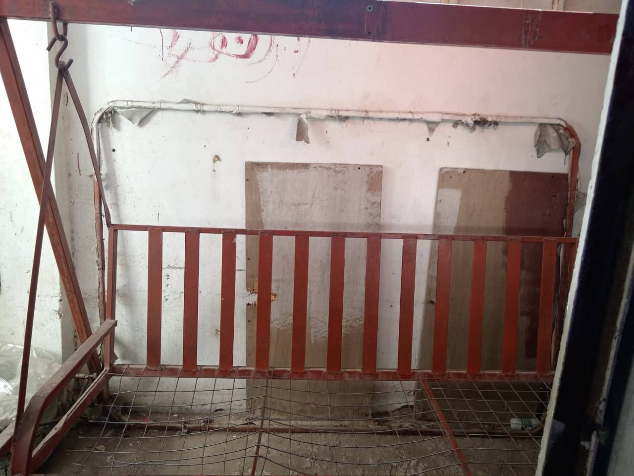 السلام عليكم تخم 7مقاعد اوطبله مالته  اومرجوحه حجم كبير سعر التخم 175 سعر المرجوحه 75 للأستفسار ***********
