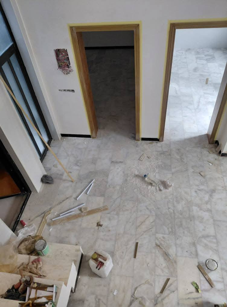 دار للبيـــــــــــــع مساحه ٢٠٠م واجهه ١٠م نزال ٢٠م طابو صرف طابقين زيرو صفر 2026 /2/10 تفاصيل 
حي الفرات شارع100 كليه الطب المنطقه مخدومه 
الطابق الأرضي غرفة نوم وصاله ومطبخ ومجمع صحيات 
الطابق الثاني٣نوم ومجمع صحيات مواد البناء إيطالي اسباني الارضيه ول صحيات مرمر درجه أولى 
للاستفسار اتصل وتساب ***********
