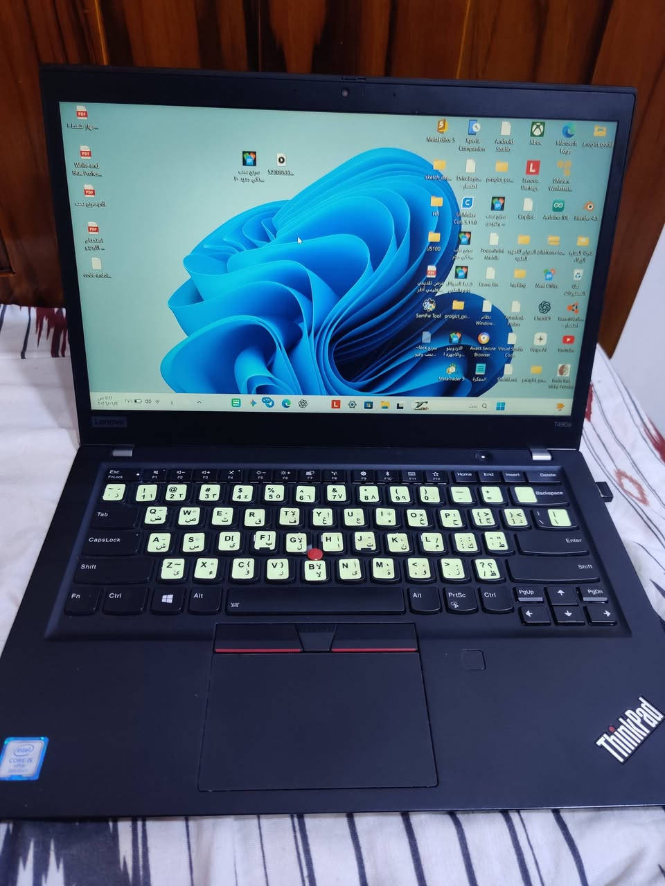 المعالج: Intel Core i5 (الجيل الثامن)
الذاكرة العشوائية (RAM): 16GB DDR4

الهارد (التخزين): 256GB SSD NVMe

الشاشة: 14 بوصة بدقة FHD (1920×1080)

كرت الشاشة: Intel UHD Graphics 620

الكيبورد: يدعم الإضاءة الخلفية (Backlit Keyboard)

الحالة: مستعمل، بحالة نظيفة

المنافذ والملحقات: شاحن Type-C الأصلي
 
للمراوس


**إذا كنت صاحب هذا الإعلان وتريد حذفه لأي سبب، رجاءا أرسل رسالة إلى الدعم الفني**