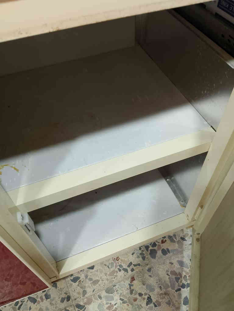 سلام عليكم كاونتر مترين مرمرمستعمل للبيع نظيف جدا كربلاء حي العسكري لعابد ومقابل  لسعر 275وبي مجال ***********او*********** كربلاء
