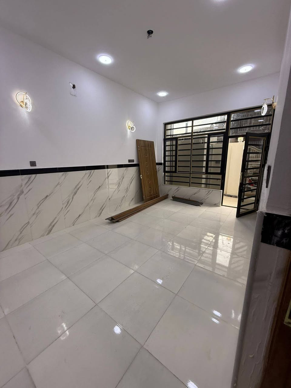 دارين البيع طابقين المساحه 100 متر طابو صرف في الجمعيات الولئ   قرب الصيانه الكهرباء  السعر ب ١٣٠   وبي مجال  ***********
