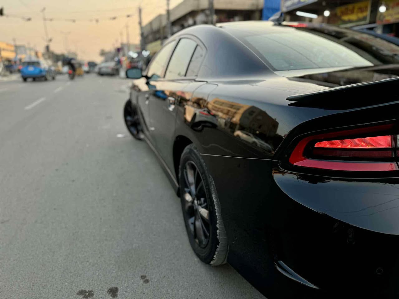 السلام عليكم 
جارجر بلاك اديش جي تي اعلى فئه بالجارجر كلها دواخل خياط فور ويل 
الموديل 2020
الرقم بغداد
اللون اسود 
ماشيه 136 الف كيلو مو ميل
السعر 185 وبيها مجال
المواصفات فول الفول 
(بصمه-فتحه-شاشه جبيره-قطعتين -الكشنات كهرباء-تدفئه تبريد كشنات والستيرن-تحكمات-الكشنات ميموري- دواخلها البوب وغيرها خياط وبعد هواي شغلات هي السياره فول اعلئ فئه وح انشرلكم صور الحادث المكان بغداد السيديه الرقم *********** بغداد, العراق
