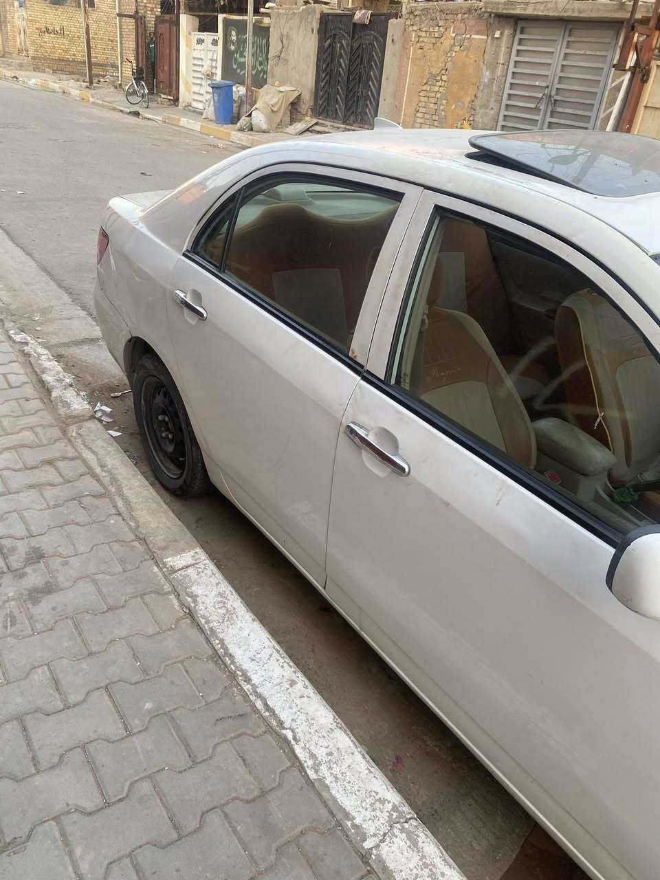 السلام عليكم 
للبيع BYD 2013 F3 المرغوب 
كير ومحرك ميسيبوشي كير اوتو لا تبخير لا تنقيص 
صدر امامي   خلفي كله جديد رقم انكليزي سنويه2030
بسمي شرط التحويل  سونار موجود تكم شواصي كله كفاله 
بيهه بس ضربه زغيره بل جاملغ الخلفي موضحه بل صوره 
السعر 60 وبيهه مجال بسيط 
مكان السياره الحسينيه مال راشديه 

للاستفسار ***********
