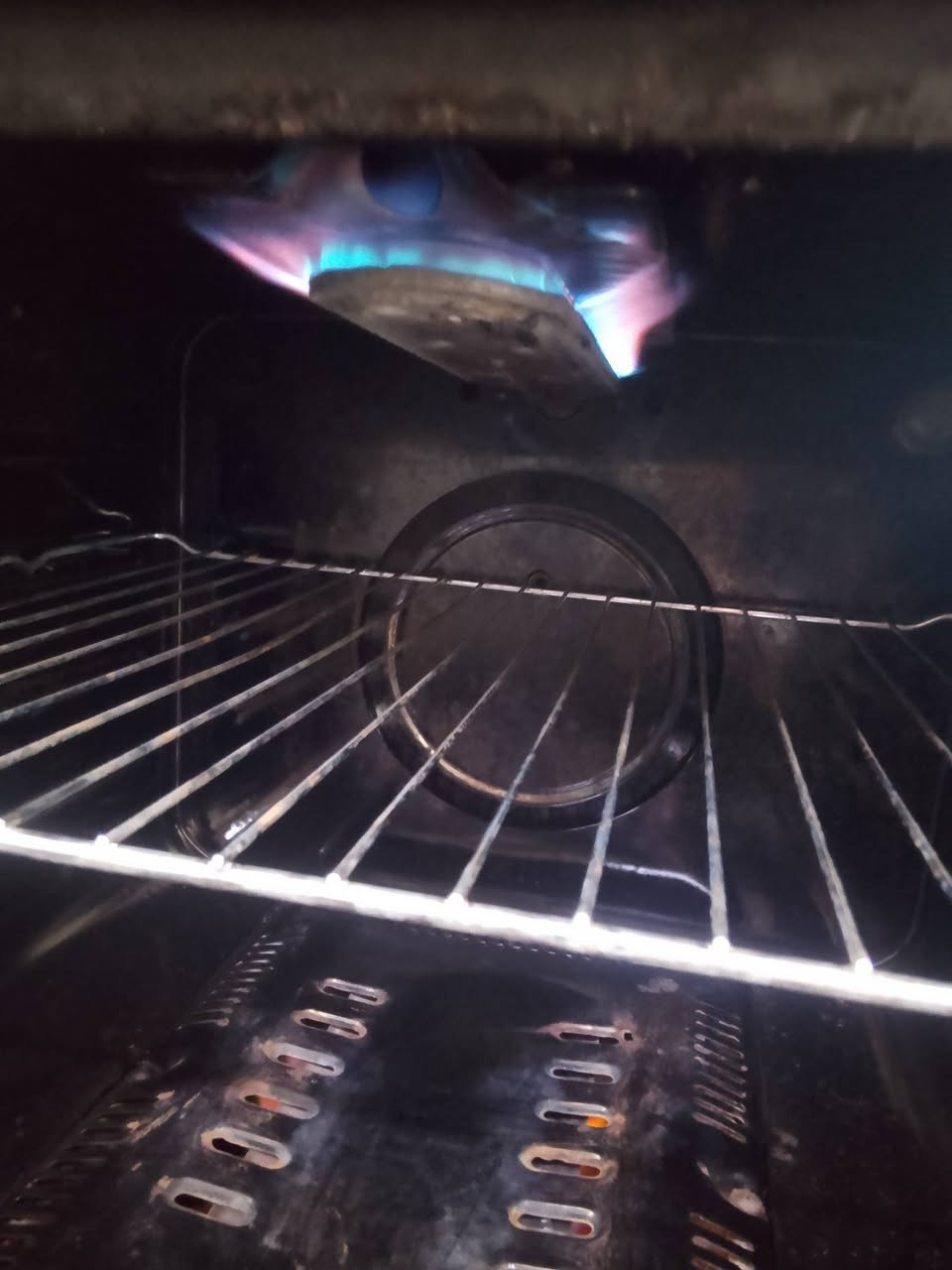 طباخ 4عيون حيل نصيف شرط كلو شغال نار زكه وقوية فرن شغال نار زكه وقوية فرن خطين يشتغل سويه مكان موصل حي سومر قرب جامع قباء
*********** واتساب
***********
