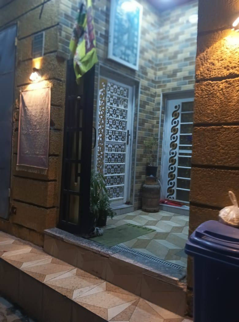 بابل قريب على شارع الأطباء بنص سوك مساحة 100طابو صرف بناء 25 سعر 90.  بي محل غرف  عدد 3.   بيت جهاز من كل نوح   ***********
