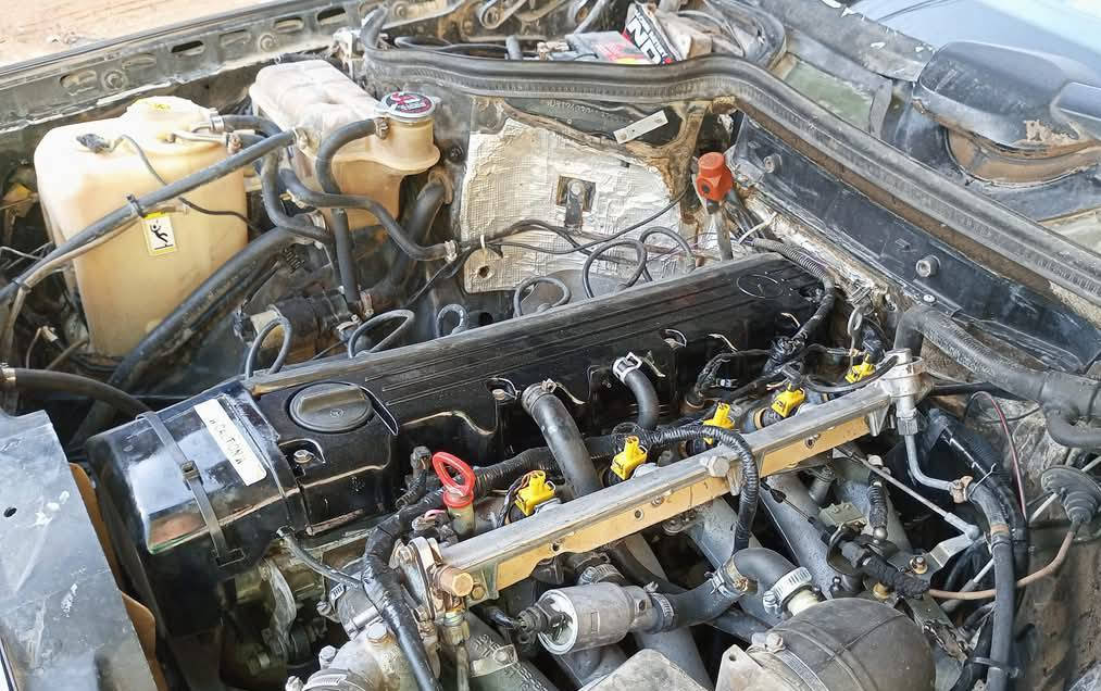 دب 300 محرك نوزلات وليس عنكبوت موديل 92 بأسمي رقم انبار انكليزي بدون تعمير ولا معجون ولا كص خياس تبريد شغال تخم تايرات وباتري جديد فقط صبغ جمالية  السعر 75  رقمي وتساب
***********
