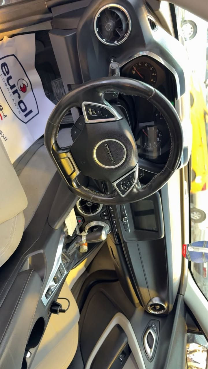 🚗 للبيع: شيفروليه كمارو 2023

سيارة نظيفة جداً وبحالة ممتازة، استخدام شخصي 
🛞السياره مرقمه بغداد.

بيها بارد وصبغ جاملغ جهة السايق وربع بنيد 

🔹 الموديل: 2023  
🔹 النوع: كمارو  
🔹 المحرك: 2000 سي سي (تيربو اقتصادي وقوي)  
🔹 : أوتوماتيك  
🔹 الحالة: ممتازة جداً  
🔹 اللون: (نفطي بلسنوية رصاصي غير محدد)  
🔹 المواصفات:  
• شاشة  
• كاميرا خلفية  
• مكيف ممتاز  

السيارة نظيفة وجاهزة للاستخدام.

💰 السعر: (157$)  
📍 المكان: (الأنبار وبغداد )  
📞 للتواصل: (***********)
