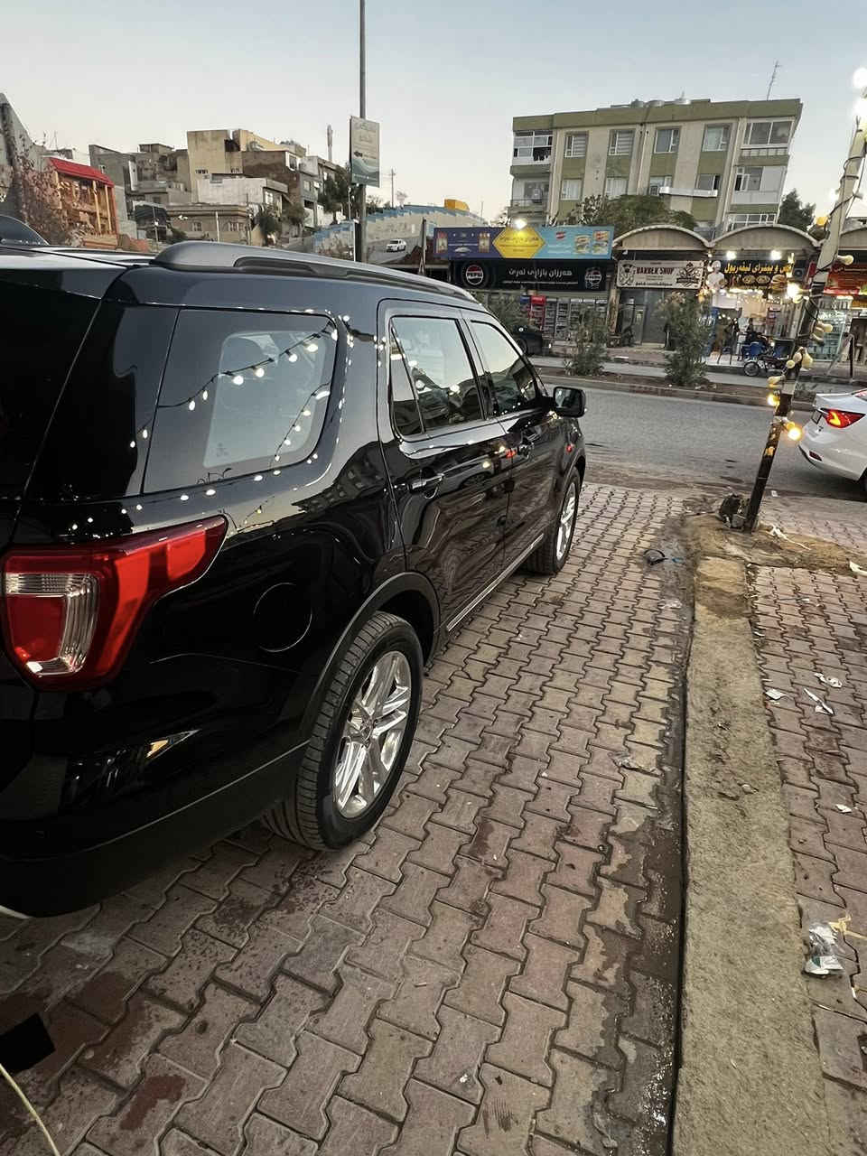 فورد اكسبلور 2017 XLT فول مواصفات دبل اكسل
1️⃣دبل بانوراما كهربائي 

2️⃣رادار 360 

3️⃣شاشة +كاميرا 

4️⃣حساس امامي خلفي 

5️⃣ويل كروم 20

6️⃣محرك 6سلندر 

7️⃣بصمة كود ابواب 

8️⃣ زجاج اوتوماتيك 

9️⃣صندوق شفط كهرباء

🔟لايتات ليد 

⏸️ سبعة راكب كشن جلد 

ماشي 109 الف مايل بيها طختين خفيفة امامي وخلفي السونر مرفق 

السعر (190$) قابل للتفاوض 

الاتصال واتس اب او ماسنجر متوفر 

***********

— في ‏‏السليمانية‏‏.
