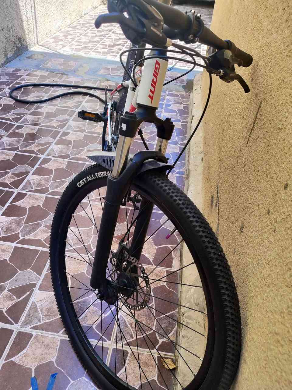 🚴‍♂️ للبيع بايسكل جاينت ATX 🔥

السلام عليكم 🙋‍♂️
فرصة حلوة للي يدور بايسكل عملي ونظيف 👌

🔹 النوع: جاينت ATX
🔹 القياس: 26 (سايز S)
🔹 السستم: شيمانو تورني – تبديل ناعم وأداء ممتاز
🔹 التايرات:
  ▪️ خلفي شوالبي (ثبات قوي وجودة عالية)
  ▪️ أمامي CST

🔹 البايسكل نظيف جداً وما بي أي نقص
🔹 جاهز للاستخدام مباشرة بدون أي صرف 💯

💰 السعر: 280 (قابل للنقاش للجادين)
📍 الموقع: حي الجهاد – بغداد

للجادين فقط، راسلني خاص 📩


**إذا كنت صاحب هذا الإعلان وتريد حذفه لأي سبب، رجاءا أرسل رسالة إلى الدعم الفني**