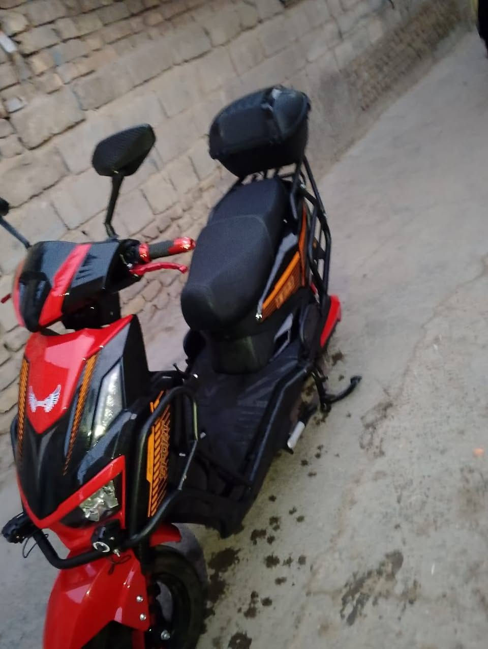 دراجه سكنس شحن زيرو السعر خاص او الاتصال على الواتساب ***********
