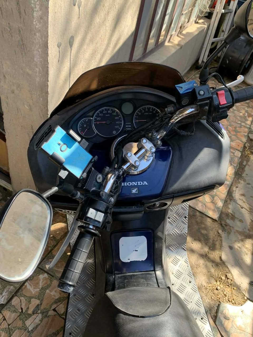 سلام عليكم 
فورزه 08 موديل 14 
ماشيه 28 مكينه مفتوحه 
ومابيه اي نقص
ودراجه نضيفه كلشي ما عايزه 
السعر 700 وبيه مجال 
الرقم ***********
المكان بغداد جسر ديالى قديم
