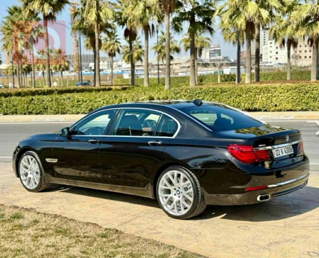 شباب صلوا على محمد وال محمد بيع او مراوس نزل شنو عندك.
حجم 750 

فول واحد ع واحد اعله موصفات 

موديل 2014 

مكاني بغداد 

*********** بي واتس
