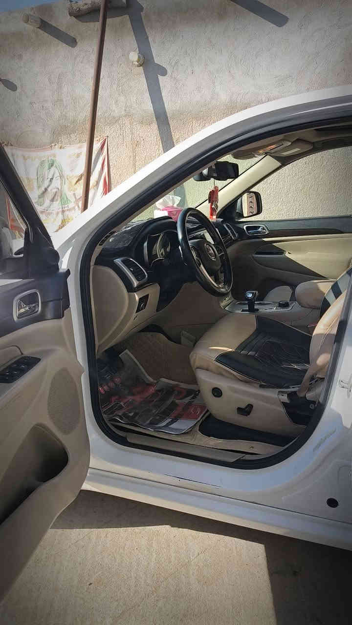 جيب لاريدو موديل 14 سياره خليجيه مكفوله ماعده باردات قليله مواصفات لاريدو تشغيل عن بعد فتحه حساسات خلفيه حساسات جانبيه اشاير بل مري سياره حلوه مال جناي واحلااا من صور سياره جاهزه الاخير ‏‪0771 107 9423‬‏
