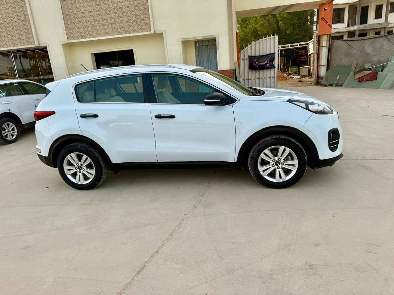 السلام عليكم
للبيع سبورتج خليجي موديل 2017 مكفولة كفاله عام من مكينه كير حداديه تخم تاير كله جديد رقم جديد سنويه جديده ماشيه 112k المكان الحله السعر 175 بيه مجال بيع او مراوس حسب القناعه رقم الهاتف ***********
