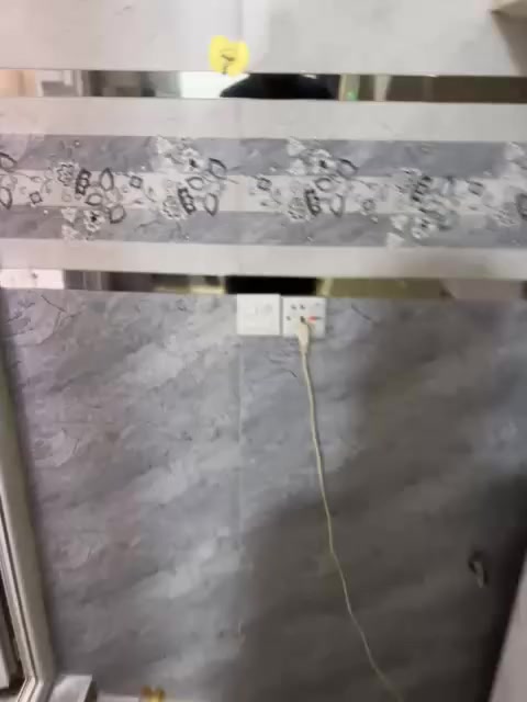 للبيع بيت 50 متر طابو ملك صرف
السلام عليكم بيت 50 متر طابو صرف مو زراعي كفائات السيديه 3 طوابق بيت كلش حلو وسعرها مرتب اني صاحب البيت مو دلال مباشر من عندي 
الاتصال ع رقم 
***********
