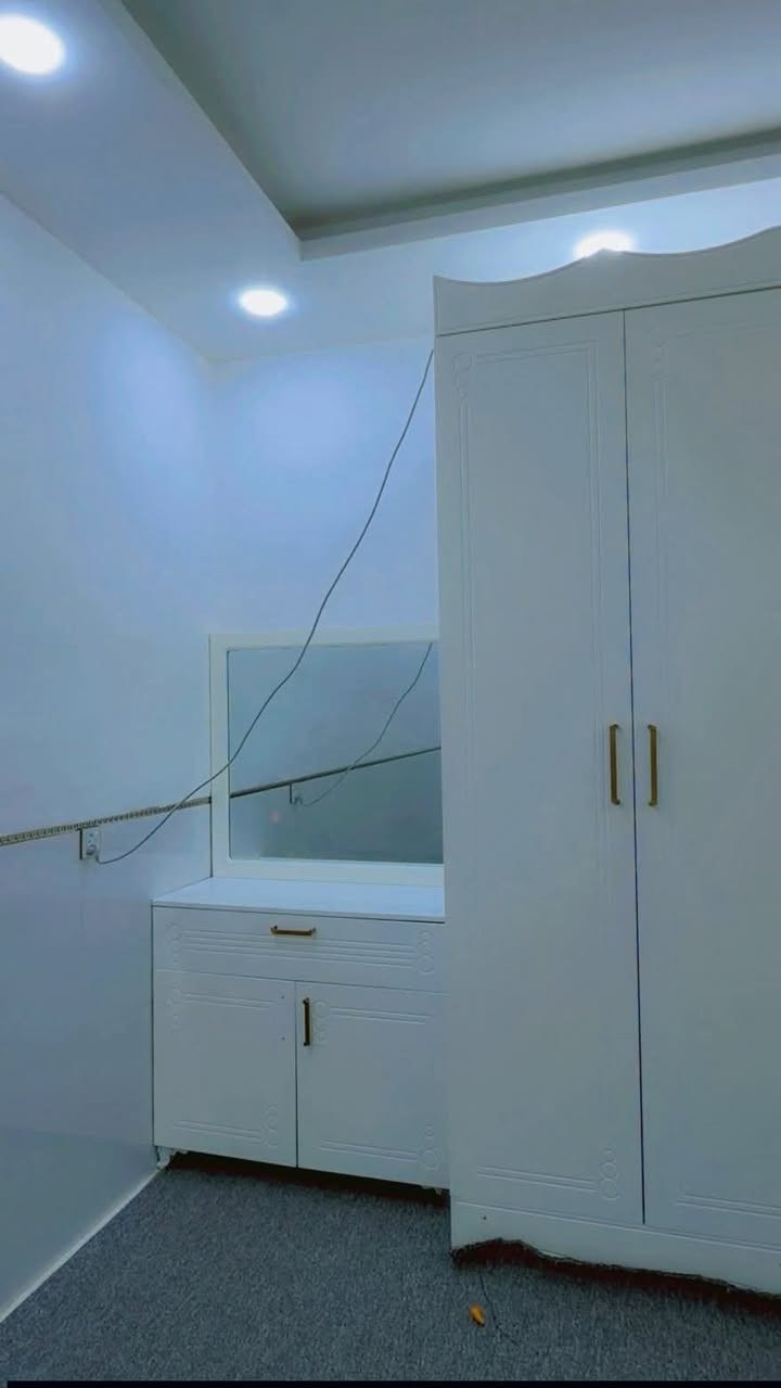 غرفه نوم شغل تفصال خطاط فول نضافه مكان كلار 
***********
