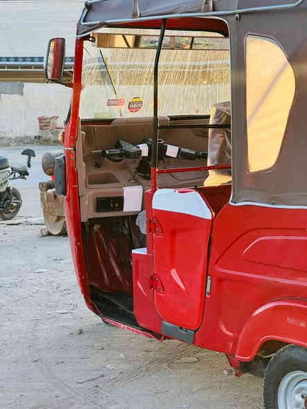 سلام عليكم تكتك 21شهر 12رقم وسنويه ديالى التكتك خير من الله السعر 6900مكاني ديالى بعقوبه رقم ***********
