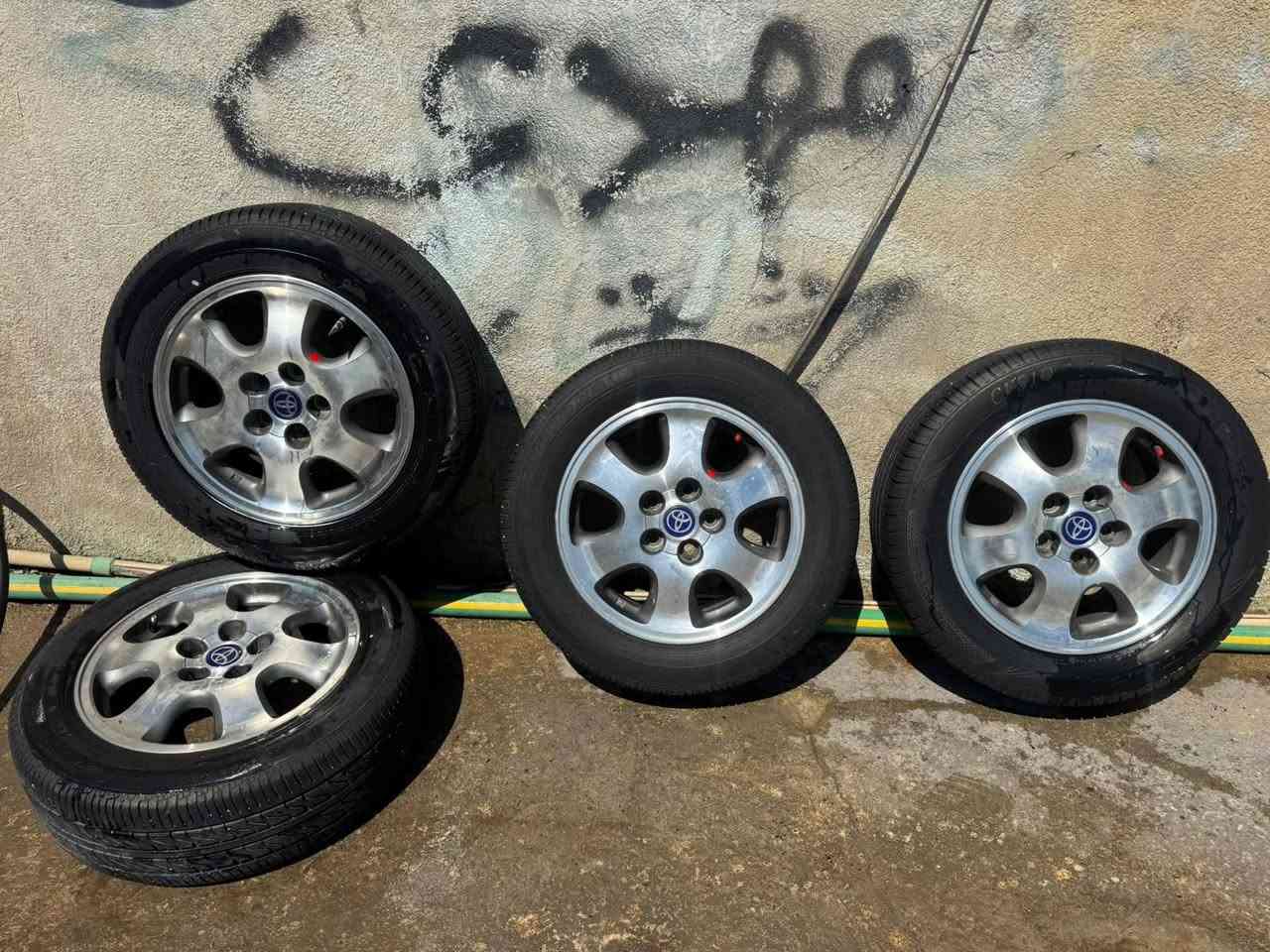 للبيع تخم ويل وتايرات حجم 16
*********** ***********
