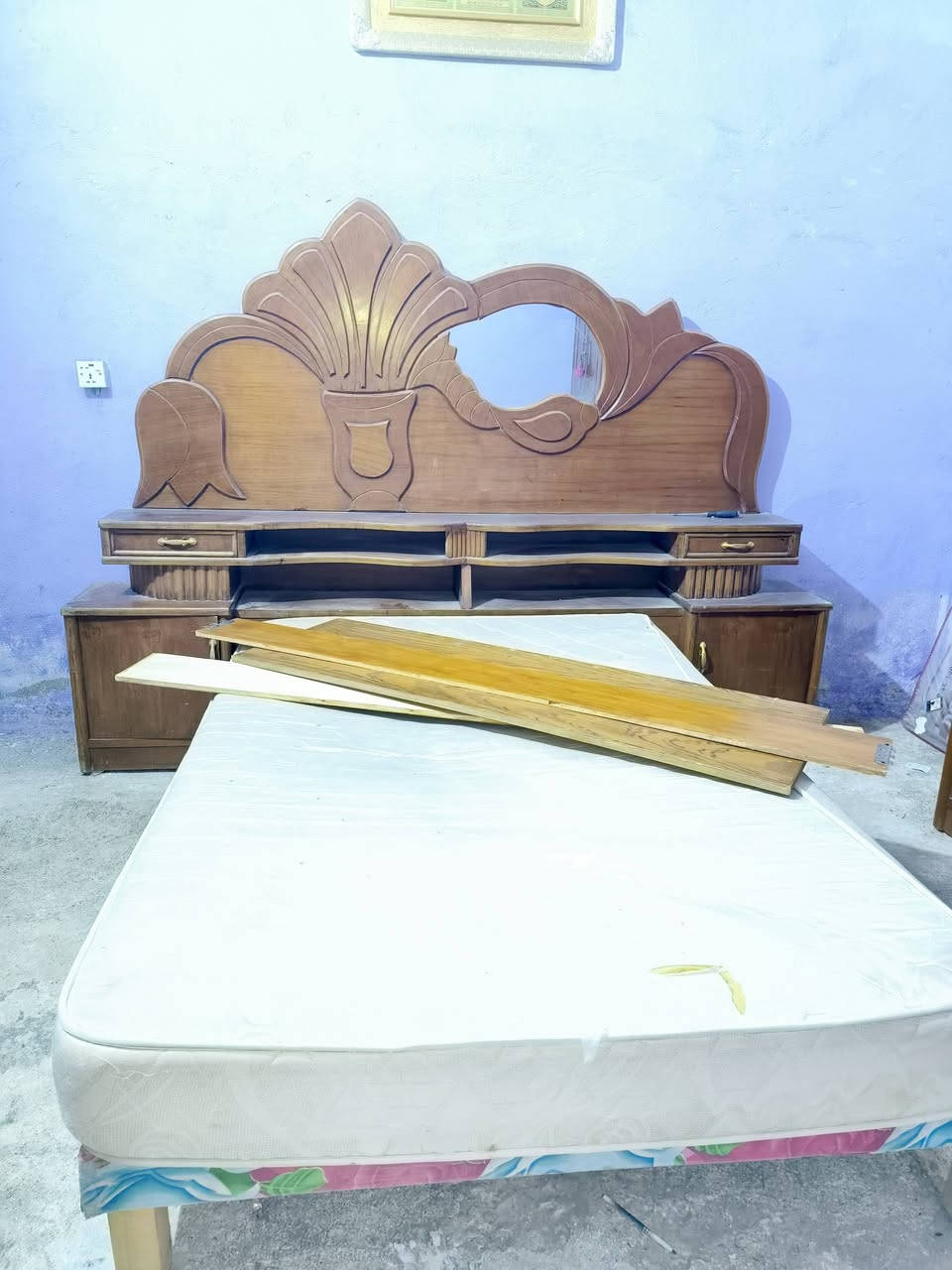 غرفه كاملة للبيع السعر 300 وبيها مجال حك جية


**إذا كنت صاحب هذا الإعلان وتريد حذفه لأي سبب، رجاءا أرسل رسالة إلى الدعم الفني**