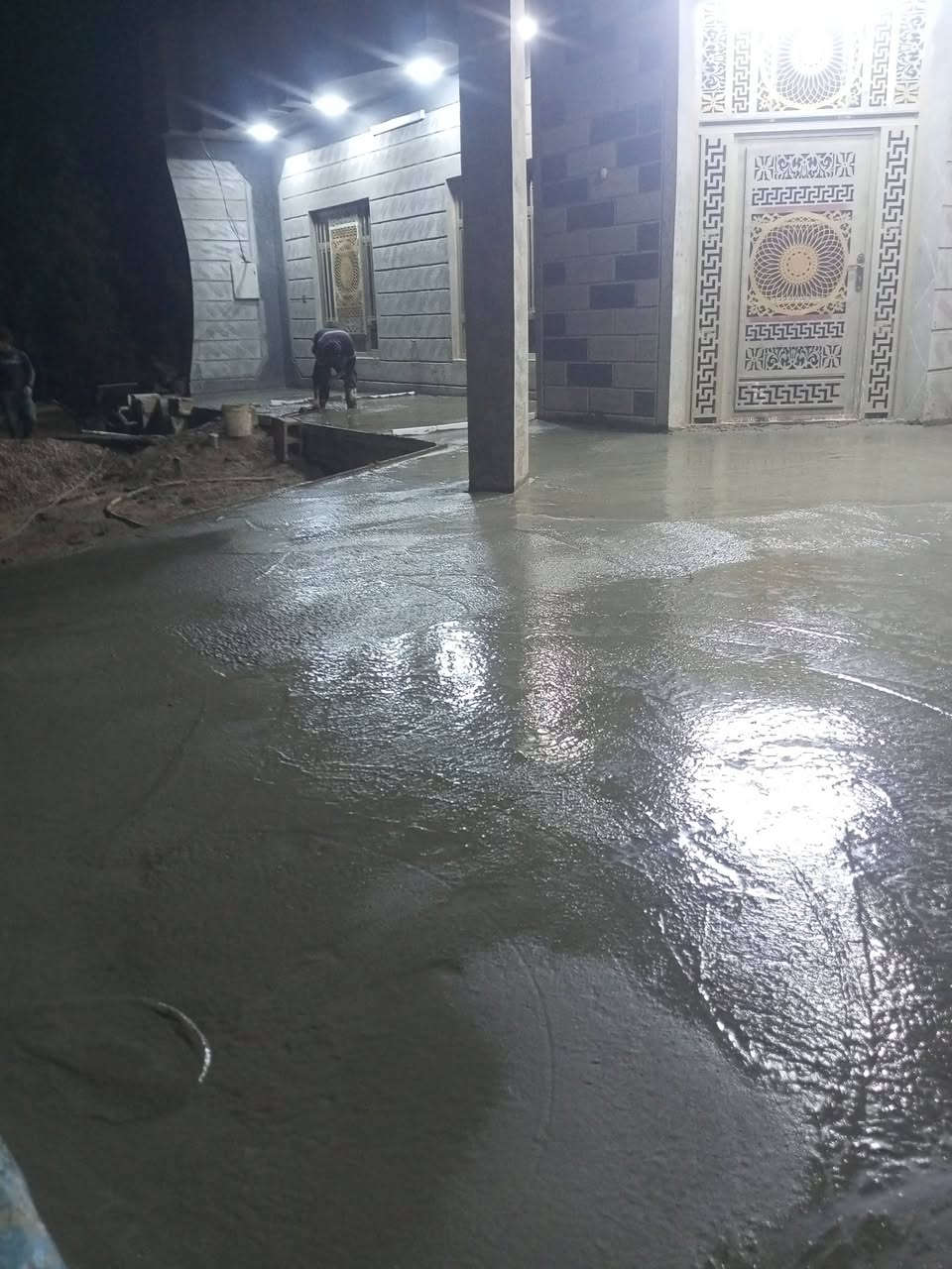 سلام عليكم كادر خباطه صب شغل نضيف واسعار مناسبه سكف ارضيات بيتونات دنك رباط جعب بيجات درج رفت بتلو شغلي بغداد رغمي ***********
