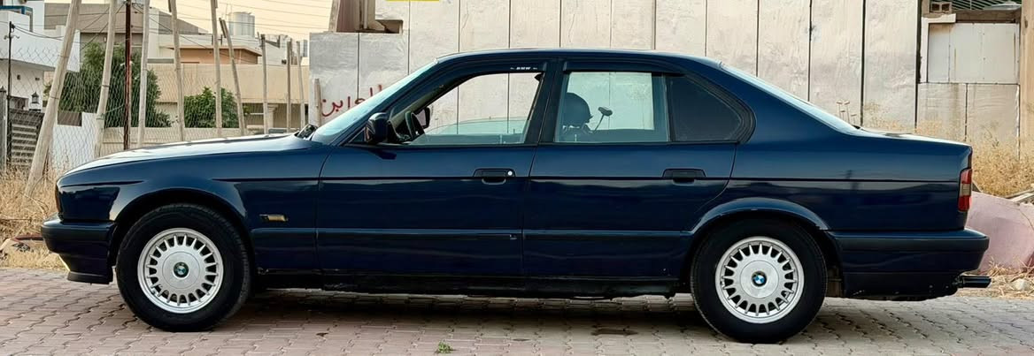 بي ام  حجم 525 موديل 91 رقم انبار انكليزي شرط التحويل سنويه لحد 31 مكينه فل  كير اوت ماتيك جامات كهربائي كشنات جلد سياره جاهزه كير محرك صدر كهربائيات كله شرط سياره جاهزه ما بيها اي نقص السعر 35 وبيها مجال بسيط  العنوان كركوك  رقم الهاتف ***********
