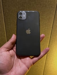 ايفون ١١ ذاكرة ١٢٨ بطارية ٧٣ وتر مامفتوح السعر ٢٥٠ للحجز على الواتساب ...