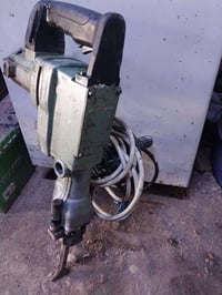 دريلات عدد ٤ اثنين أكبار وأثنين ازغار  وسكلات عدد ٢ مع المكصات والدراب...