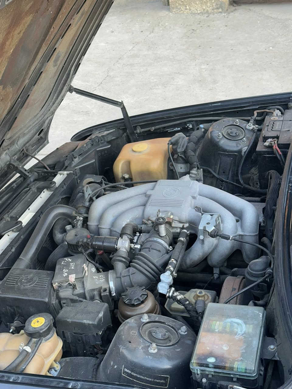 سلام عليكم E30. مكينه مفتوح وارد ياباني سياره بسمي رقم نكليزي مكفوله كفاله عامه اير فلو مال كصه قبل ربع تيام مبدله كير زت اف ويل BBSتو سايز مكان بغداد دوره ***********
