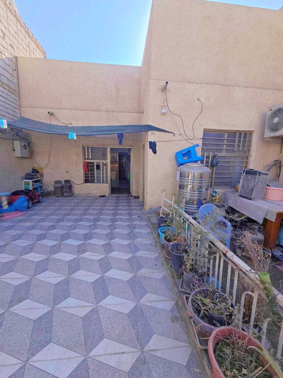 160متر 30مليون. يحتوي على غرفتين نوم صاله مطبخ صحيات استقبال  تجعيب طابوك بناء بلوك عكاده  عنوان الدار النجف الأشرف كوفه براكيه قرب تقاطع ال عيسى قرب سيطره القديمه.  ب30مليون  عنوان المكتب الكوفة شارع المعمل قرب شارع المطار القديم مجاور صيدليه بلال مقابل صيدليه زحل جوار شارع سيد حبيب 
***********
***********
