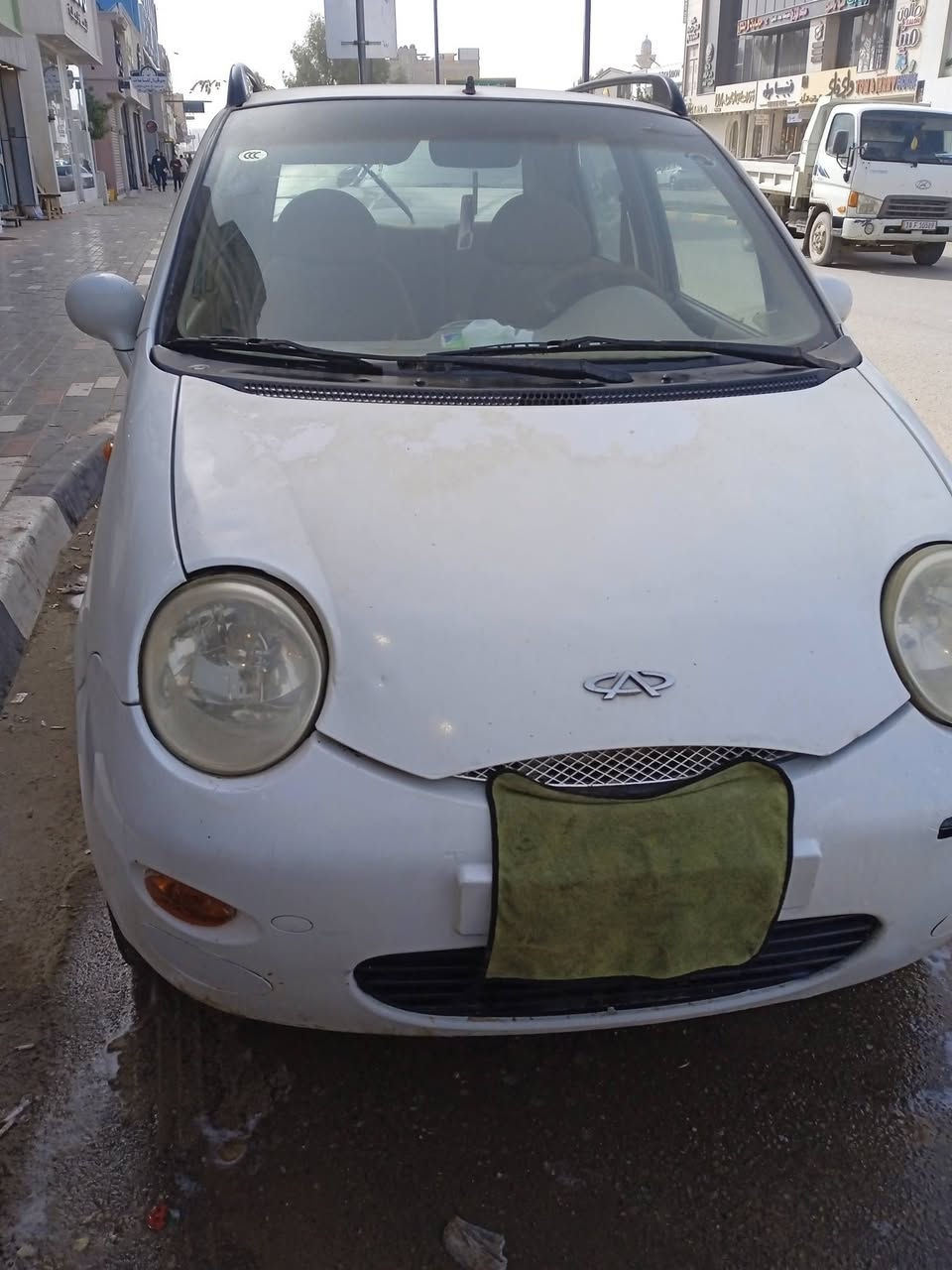 السلام عليكم كيو كيو موديل 12مكينه وكيرمكفولات كير اوتو+عادي تبريد ثلج حداديه خير من الله شاشه ايباد السياره جديده لا ضربه ولا صبغ البلاد بيه شويه بارد بل باب لوره الصدر  أحله من الصور مكاني بابل السعر 27وبيه مجال  رقم الهاتف ***********
