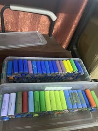 بطاريات تفصيخ العدد141 مثل مموضخ بالصوره 18650  اعلى سعر ابيع  للاتصال...