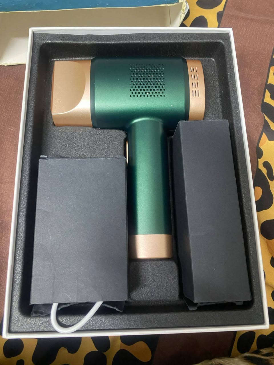 السلام عليكم
جهاز ليزر استعمال جدا قليل 
مليون ومضة بعدة بالباكيت 
السعر 75 وبي مجال قليل للشراي

***********
