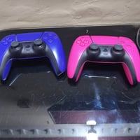 بلايستيشن 4 • حالة ممتازة • مع كنترول بلي5