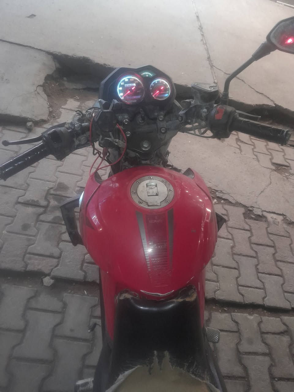 السلام عليكم دراجة اركي للبيع سعر واحد و ربع دراجة نضافه ٧٠ ب ميه نواقص بريك أمامي دواسه رجل يمنه و باتري هيه بيها باتري بس ضيف دراجة مال شغل ..... دراجة بسم عجلة الخليج يعني نروح ني وياك للشركة وتنازل عنها يعني بيع وشراء داخل الشركة وانت حولها بسمك ثاني يوم ب مرور مال حسينيه وكيل شركة عجلة الخليج هناك مكاني بغداد رقم ***********
