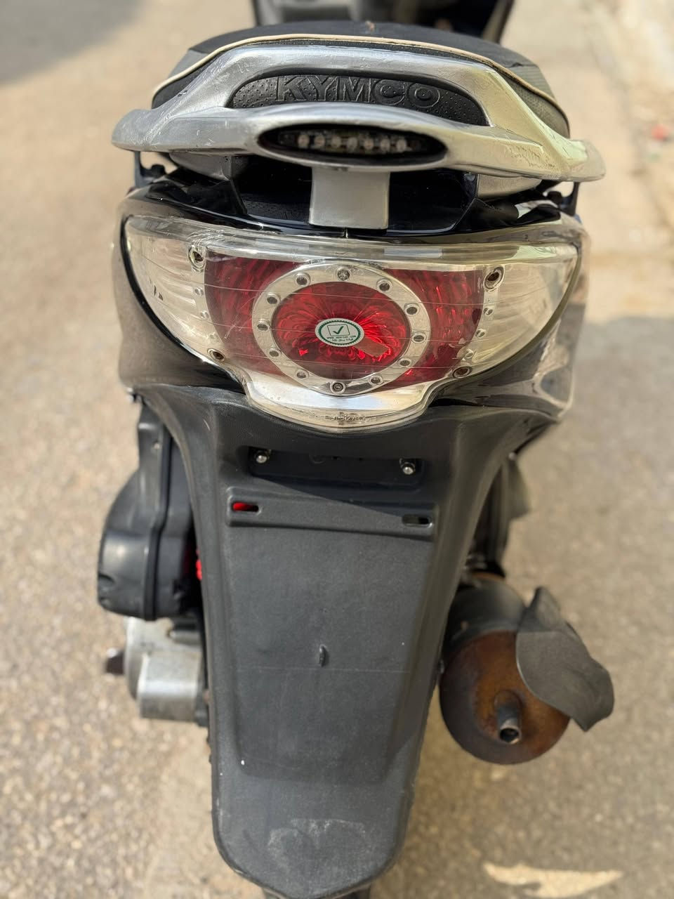 السلام عليكم دراجة كامكو جي فور مال حاوية مكفولة كفالة عامة من طول لطول كلشي بية شغال اي نقص مابية محرك مامفتوح السعر 500 وبية مجال لشراي يتصل مكاني نجف ***********
