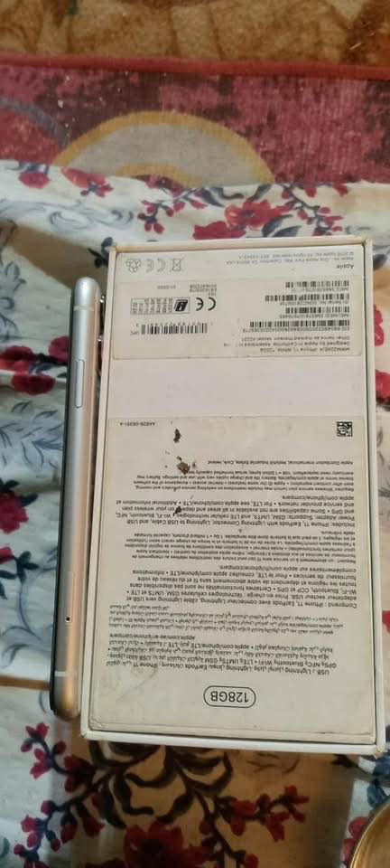 السلام عليكم ايفون 11 كامرتين  ذاكره 128 بطاريه 100 مبدله اصليه مبدل فقط بطاريه سعره 250 وبيه مجال مكان ناصريه مركز 
*********** ناصرية, ذي قار
