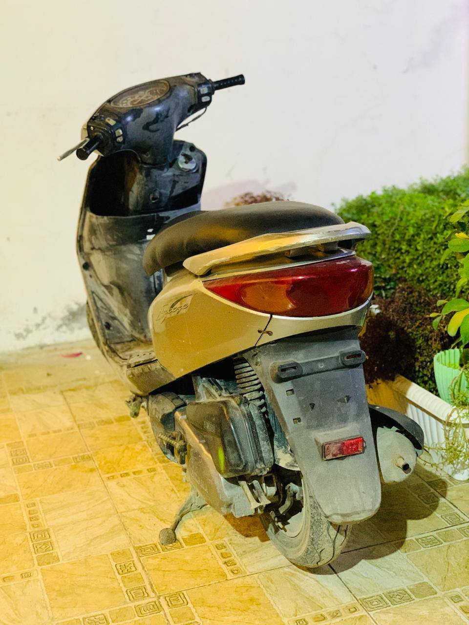 دراجة بريز ياباني فحل 
سلف وهندر وكهربائيات كله شغالة 
شلعه ومعدل ونعومه 
السعر/550 وبيها مجال لشراي 
حله مركز المدينة 
***********
