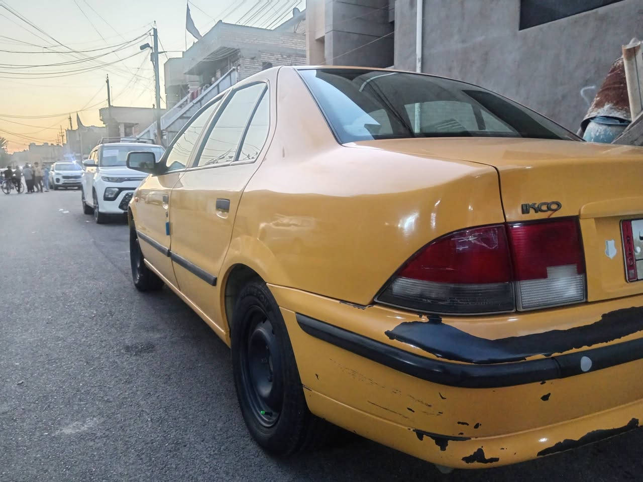 السلام عليكم سمند 2011 مكفوله من الطخه والصبغ والخياس اجلكم الله عده بارد قليل مكينه شرط مامفتوحه لاتنقيص ولاتبخير ع وضع الشركه برغي مامفتوح بيها تبريد تدفئه صدر تايرات جاهزه بس دبل مال مشط ستيرن وبربرن كلچ بي صوت فقط السعر 49 وبيها مجال ابيع شرط السونار سنويه 2029 بسمي مصفرة هيئه وغرامه بغداد الجديده 
***********
