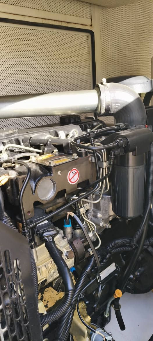 مولد 100 كيفي ابلادي مشتغله 2000 ساعه
جبيلي  اخوان كاتم 100/100  للاتصال ***********
بغداد. كراده
