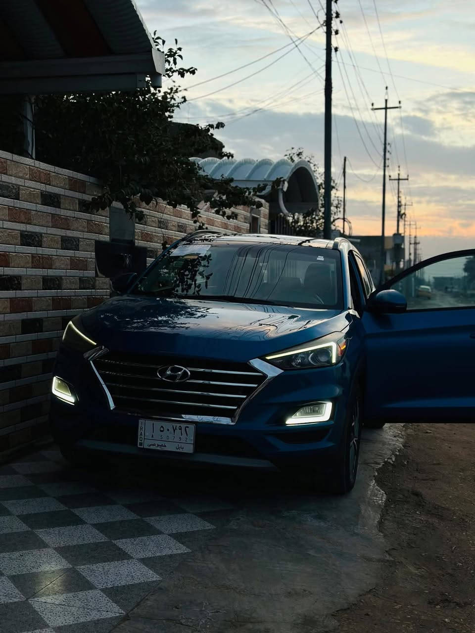 توكسان 2020 كلين بدون حادثها دعاميه اماميه فقط
فول مواصفات 1/1
وسياره نضيفه شوفت عينك
سعر 173 وبيه مجال بسيط 
الاتصال 
***********
