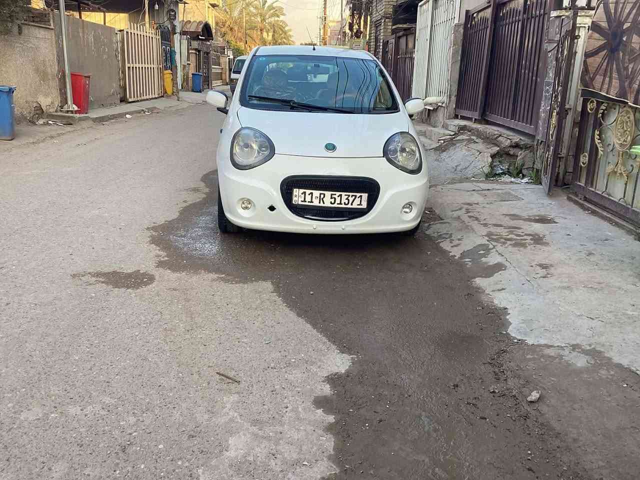 بانده للبيع موديل ٢٠١٢ 
مكينه جديده مال حاويه بعده الوصل عندي كير بحاله جيده صدرها تمام زين تبريد شغال بيها صبغ قطعتين بيها والداير الخلفي سياره نعمه من الله 
سعر ٤٤ وبيها مجال للعمله تحويل ثاني يوم باسم بنيه  رقم الهاتف *********** مكاني الشعب
