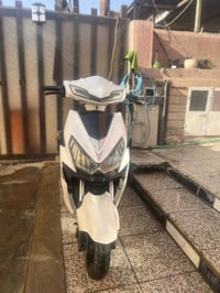 للبيع سكنس قرش 6 باتري ملف 2000 دراجه كامله اي نقص ما بيها فقط بيها كم...