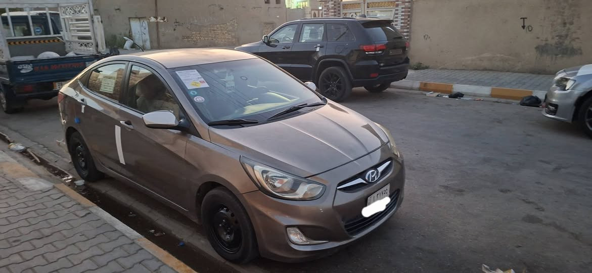 *********** اكسنت 2014 رقم واسط مكينه 1600 تايم تاير تبريد شغال وارد امريكي بيه جاملغ وا بنين  بدون دواخل  السياره جاهزه من اي شي مكان السياره واسط السعر 73
