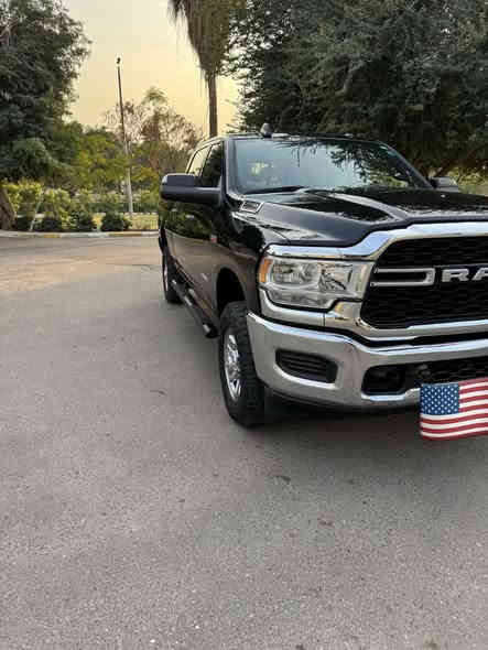 السلام عليكم للبيع او المراوس حسب القناعة 
دوج رام وارد امريكي 

موديل 2022

مرقم بغداد با اسمي

رقم الشاصي :-  3C6UR5CJ0NG202193 

حجم السيارة (2500) شكل المرغوب 

باب طويل وبدي قصير 

محرك 8 سلندر  6400 

فور ويل 4*4 

شاشه صغيره

تبريد قطعتين

ويل حجم 18

نظام MDS يفصل 4 سلندر

نظام ايكو 

تحكمات ستيرن

كير ماوس 

السيارة جديدة واحلى من الصور 

حادثة  غرق بدون صبغ 

مبدل سستم كامل بدبي 

السيارة كلها شغالة ومابيها اي نقص 

السعر  (280$) وبيها مجال 

مكان السيارة بغداد 

استفسار للبيع او المراوس

***********
