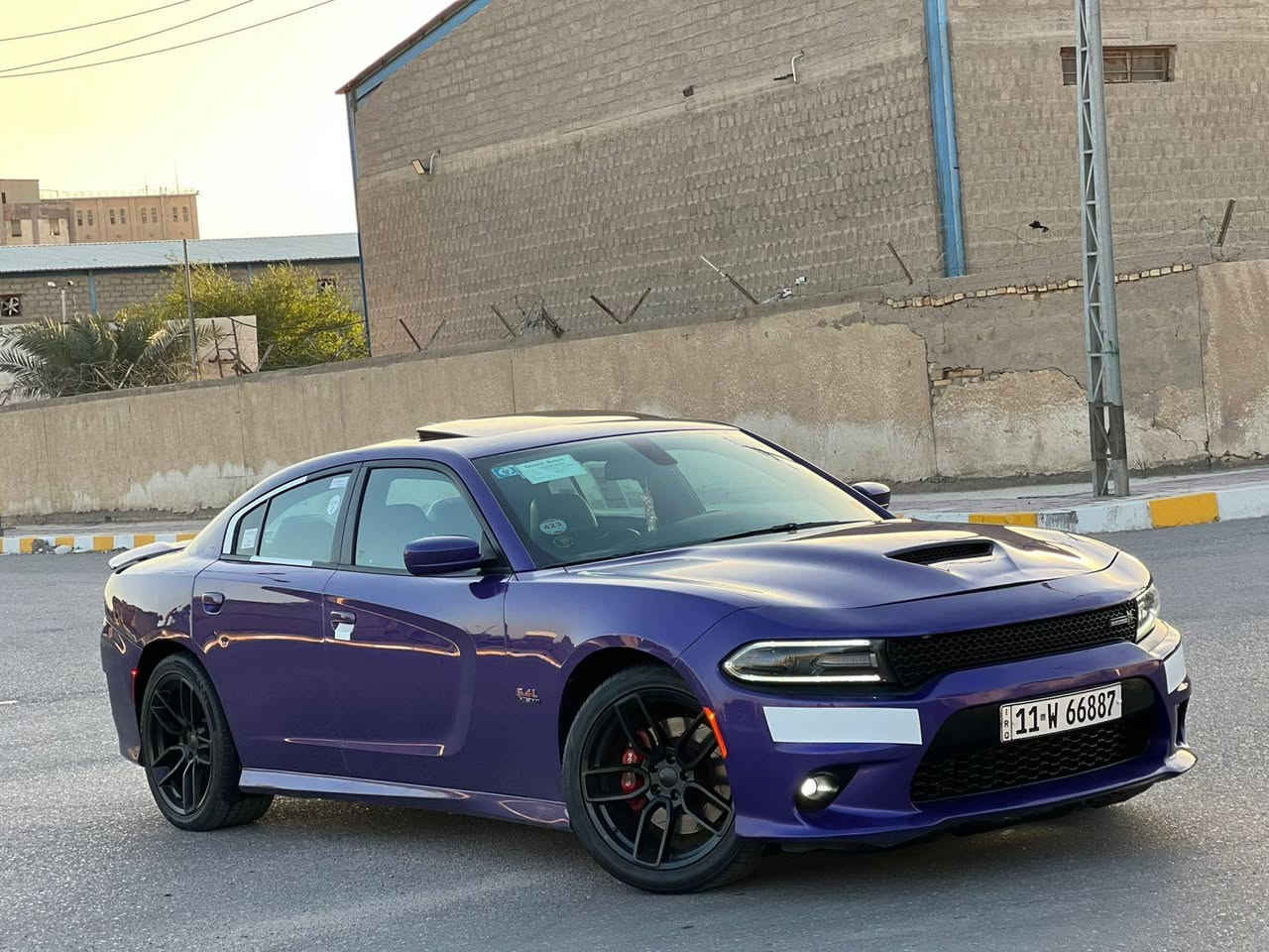 السلام عليكم
جارجر موديل 2018 اصل رقم بغداد دولي بسمنه
وارد امريكي ضررها قبق صندوق بدون دواخل
بدون ايرباك
السياره موصفات فول 1/1 
فتحه
تحكم
شفتات
مكينه 8سلندر
موصفات هواي بيها
مكينه كير تبريد حداده على وضع الشريكه اي نقص مابيها وشرط احلا من صور
العنوان البصره
السعر 185
رقم ***********
رقم *********** البصرة, العراق
