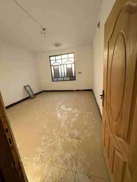 السلام عليكم 
دار للبيع 200م طابو زراعي سند 25 
استلام مباشر 
يحتوي على 👇🏻 
غرف نوم 3 - صاله - كلدور - مطبخ - مجمع صحيات عدد 2 - مناور - كراج - حديقه  
(ملاحظه بناء البيت بلوك + نقص تطبيك السطح) 
الموقع 📍
نهاية نادر الثالثه - مقابل محطة العرفان 

للاسـتـسفار عـن اي عقار يتم نشره  مراسلة الصفحه او الاتصال على  
   ⁠***********    ***********
