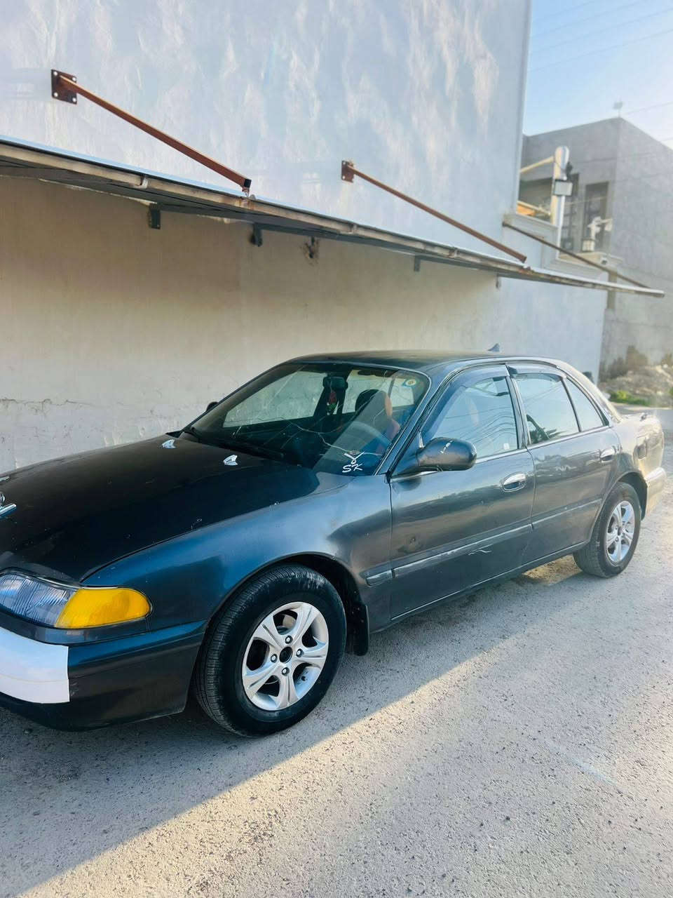 السلام عليكم سيارة سونات تو موديل ٩٤ مصبوغه عام الجماليه بدون ضربه ومعجون  مكينه وكير مكفولات تخم تاير جديد كير عادي كهربائيات كله شغاله رقم بغداد ألماني سنويه لل٢٩ العنوان ديالئ السعر 39 وبيها مجال الرقم ***********
